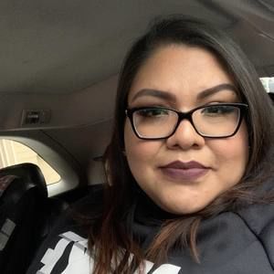 Meet your Posher, Yanira